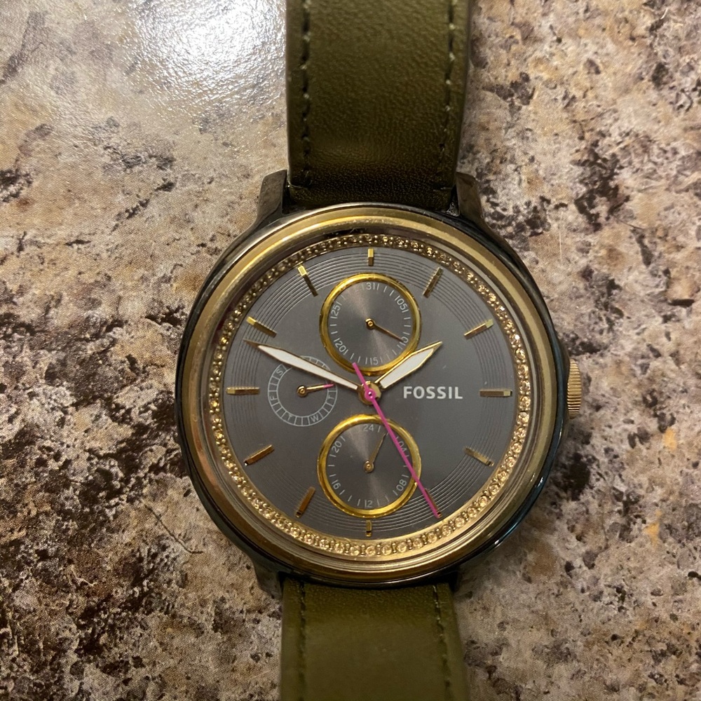 Women’s Fossil watch with leather band